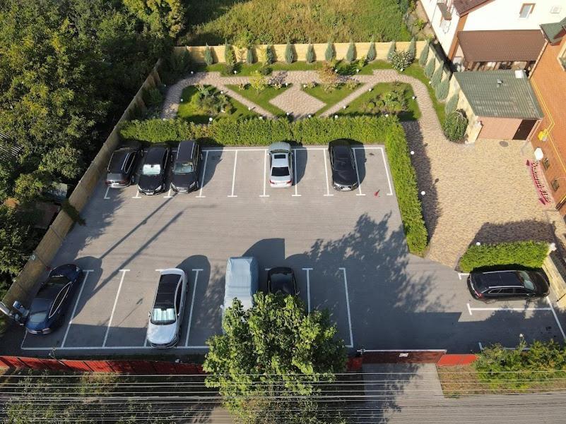 בוריספיל Golden Lion Hotel מראה חיצוני תמונה