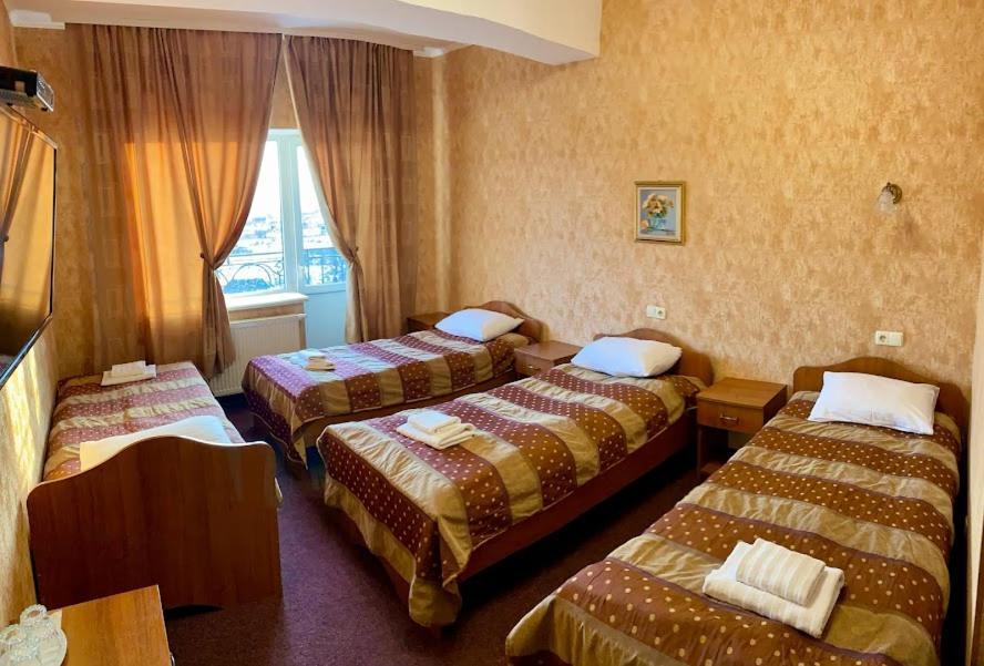 בוריספיל Golden Lion Hotel מראה חיצוני תמונה