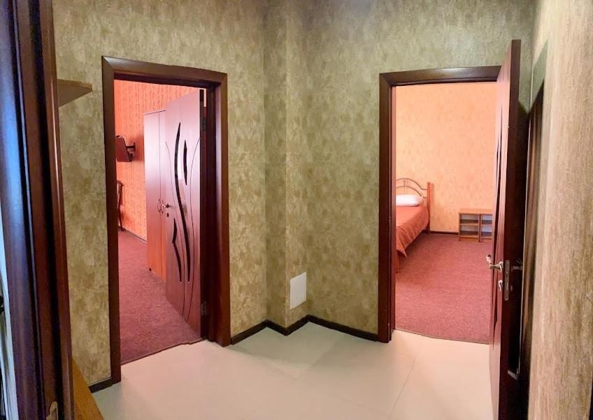 בוריספיל Golden Lion Hotel מראה חיצוני תמונה