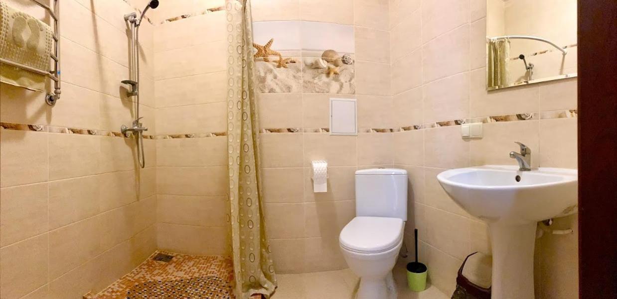 בוריספיל Golden Lion Hotel מראה חיצוני תמונה