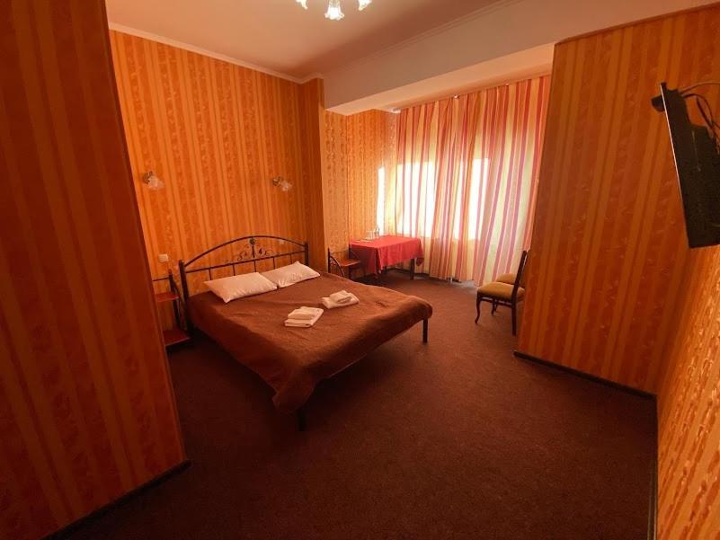 בוריספיל Golden Lion Hotel מראה חיצוני תמונה