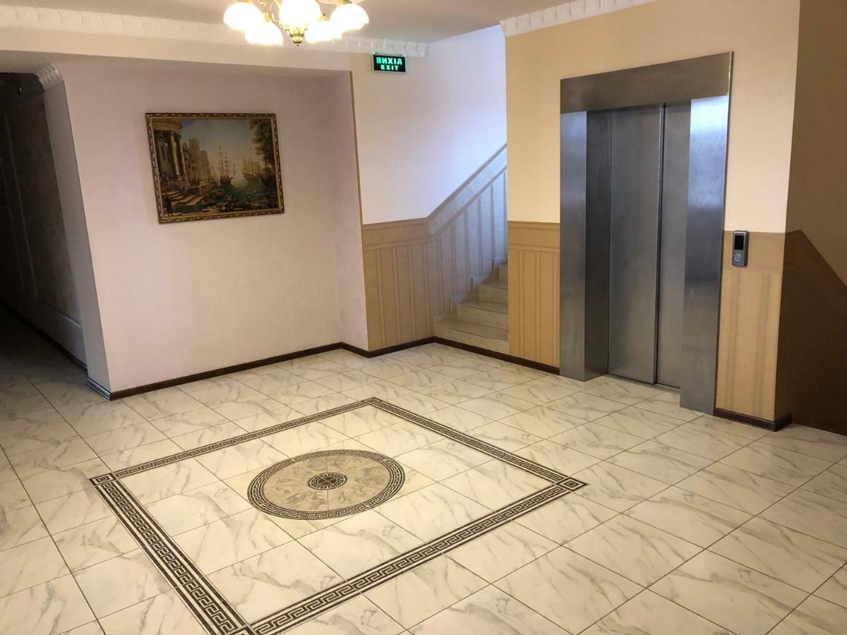 בוריספיל Golden Lion Hotel מראה חיצוני תמונה